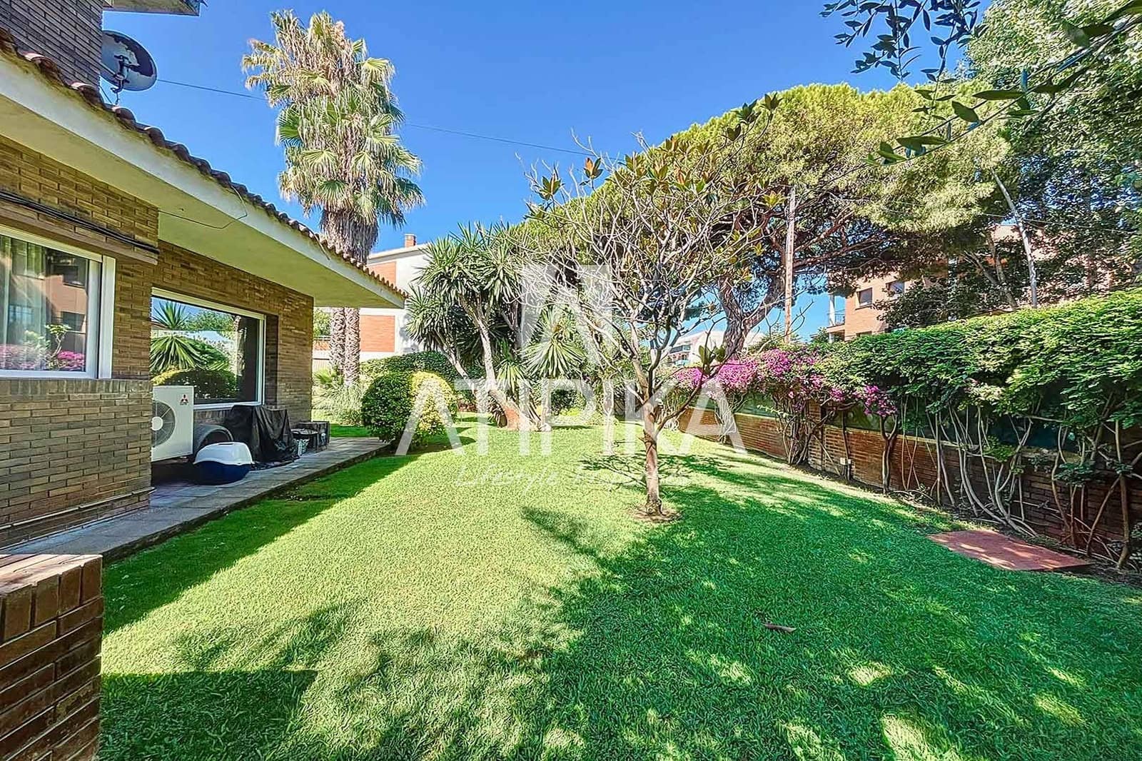 7 soveværelse Villa til leje i Castelldefels med swimmingpool - € 7.000 (Ref: 8440125)