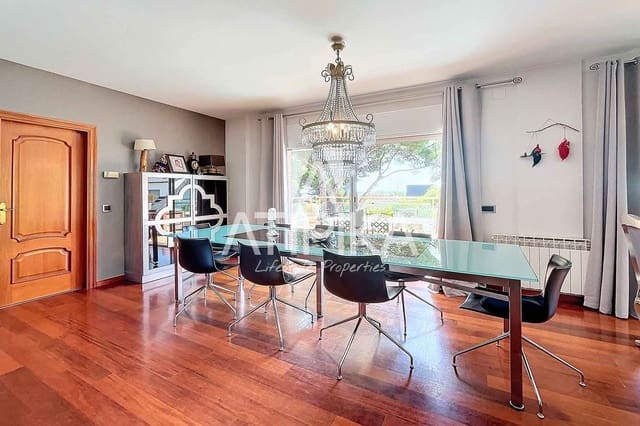 8 soverom Villa til salgs i Castelldefels med svømmebasseng - € 1 445 000 (Ref: 8441487)