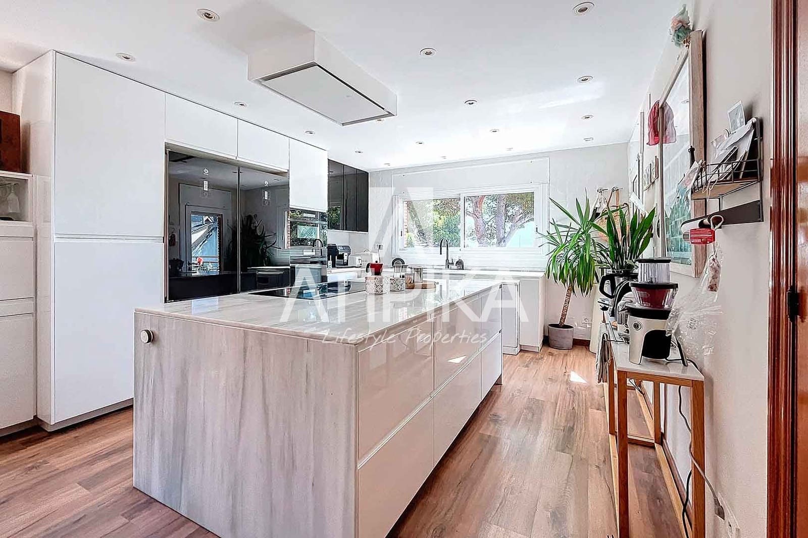 8 soveværelse Villa til salg i Castelldefels med swimmingpool - € 1.445.000 (Ref: 8441487)