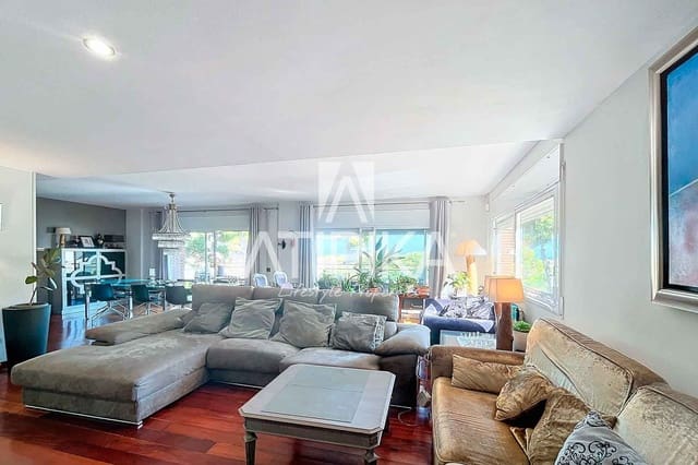 8 soverom Villa til salgs i Castelldefels med svømmebasseng - € 1 445 000 (Ref: 8441487)