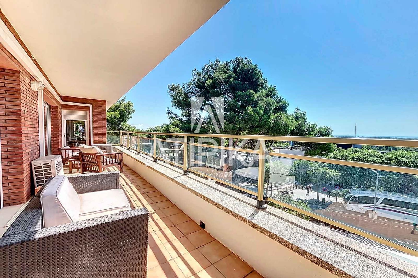 8 soveværelse Villa til salg i Castelldefels med swimmingpool - € 1.445.000 (Ref: 8441487)