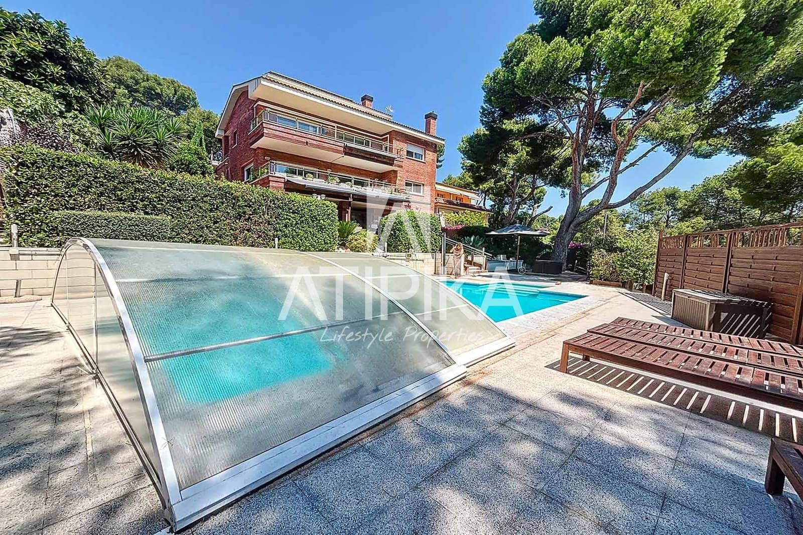 8 soveværelse Villa til salg i Castelldefels med swimmingpool - € 1.445.000 (Ref: 8441487)