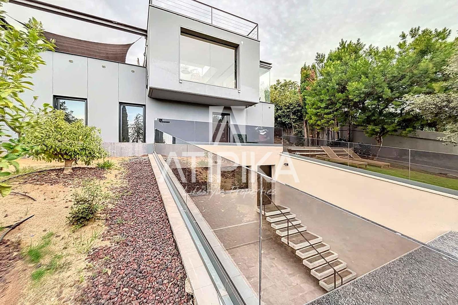 4 soveværelse Villa til salg i Premia de Dalt med swimmingpool - € 1.680.000 (Ref: 8463218)