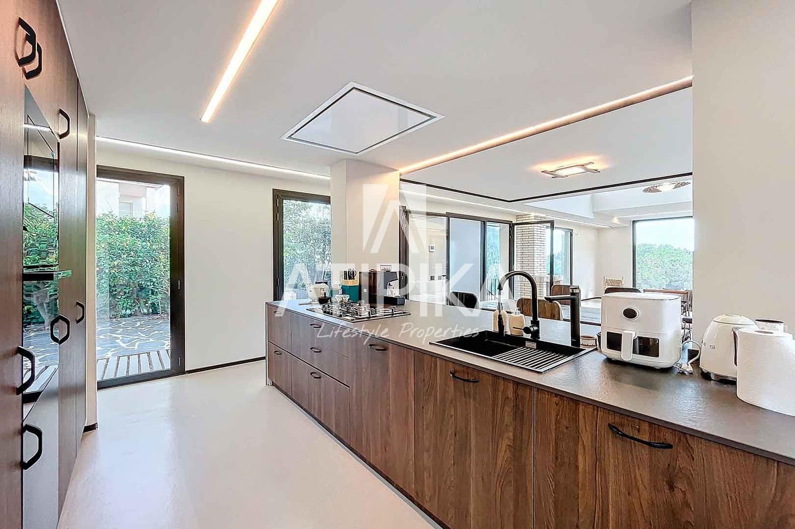 4 soveværelse Villa til salg i Premia de Dalt med swimmingpool - € 1.680.000 (Ref: 8463218)