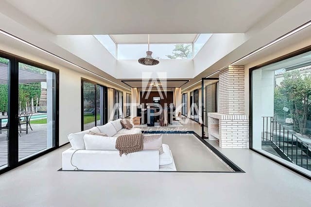 Chalet de 4 habitaciones en Premià de Dalt en venta con piscina - 1.680.000 € (Ref: 8463218)