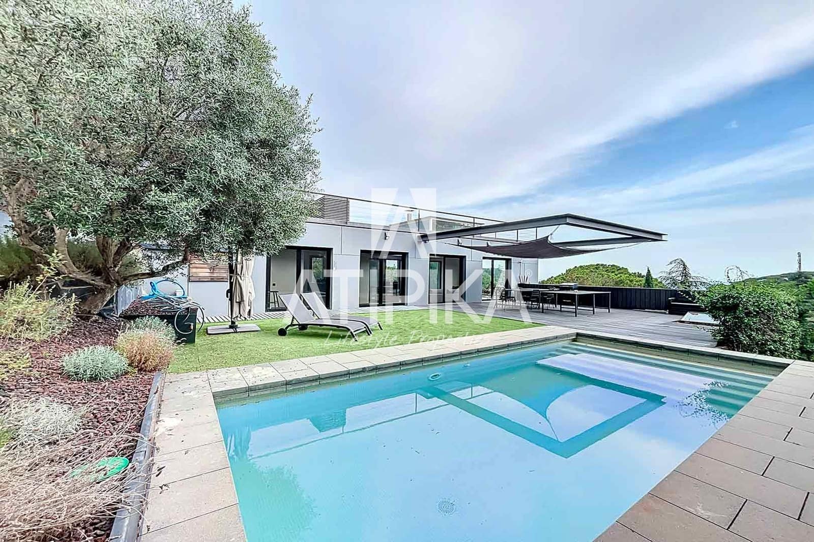 4 soveværelse Villa til salg i Premia de Dalt med swimmingpool - € 1.680.000 (Ref: 8463218)