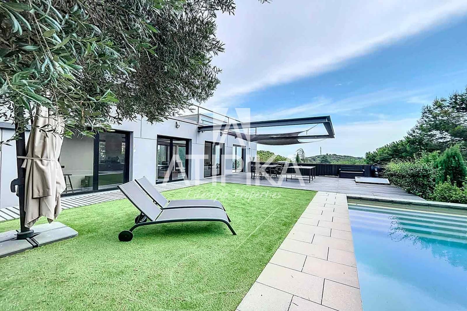 4 soveværelse Villa til salg i Premia de Dalt med swimmingpool - € 1.680.000 (Ref: 8463218)