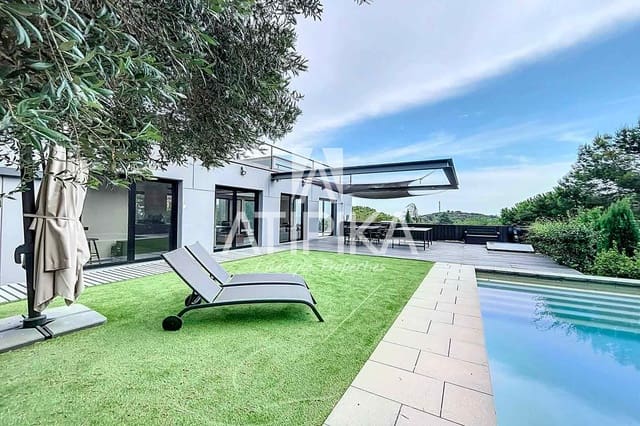 Chalet de 4 habitaciones en Premià de Dalt en venta con piscina - 1.680.000 € (Ref: 8463218)