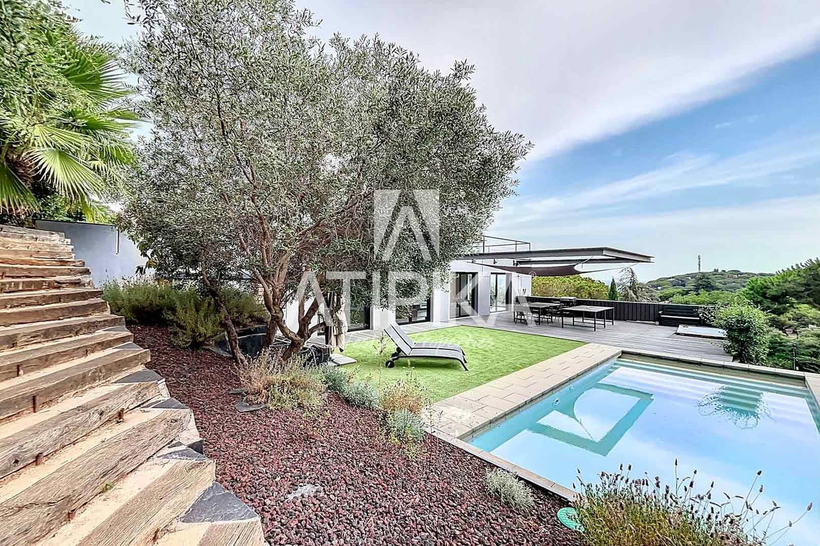 4 soveværelse Villa til salg i Premia de Dalt med swimmingpool - € 1.680.000 (Ref: 8463218)