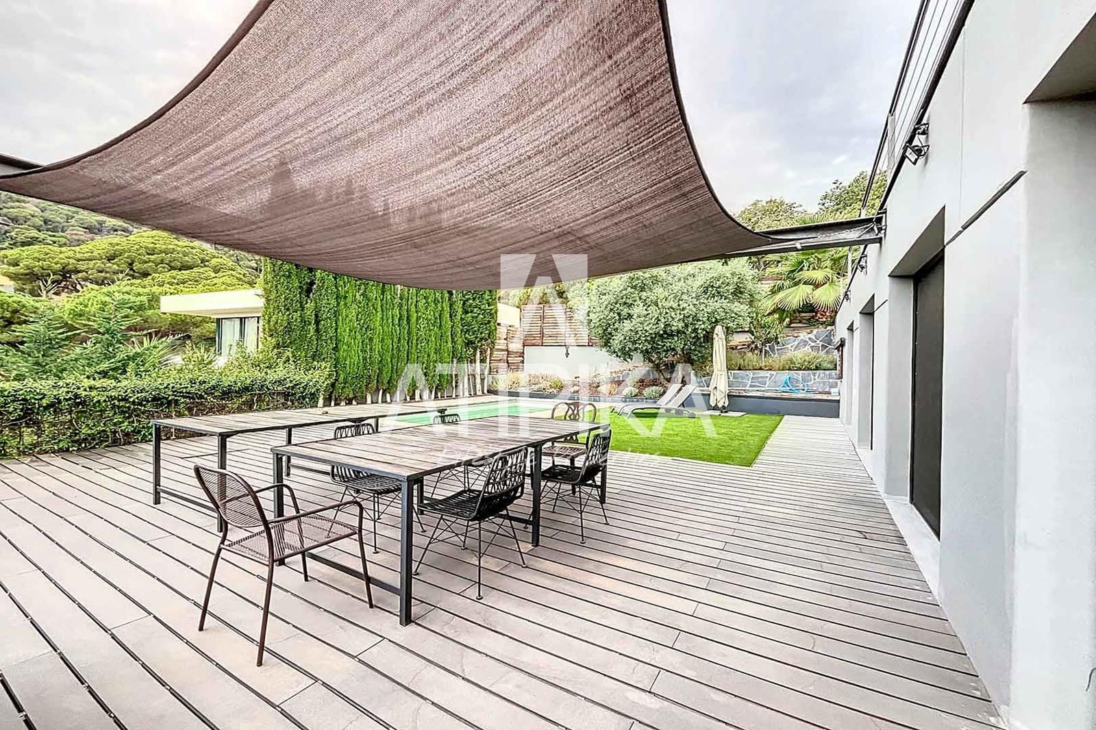 4 soveværelse Villa til salg i Premia de Dalt med swimmingpool - € 1.680.000 (Ref: 8463218)