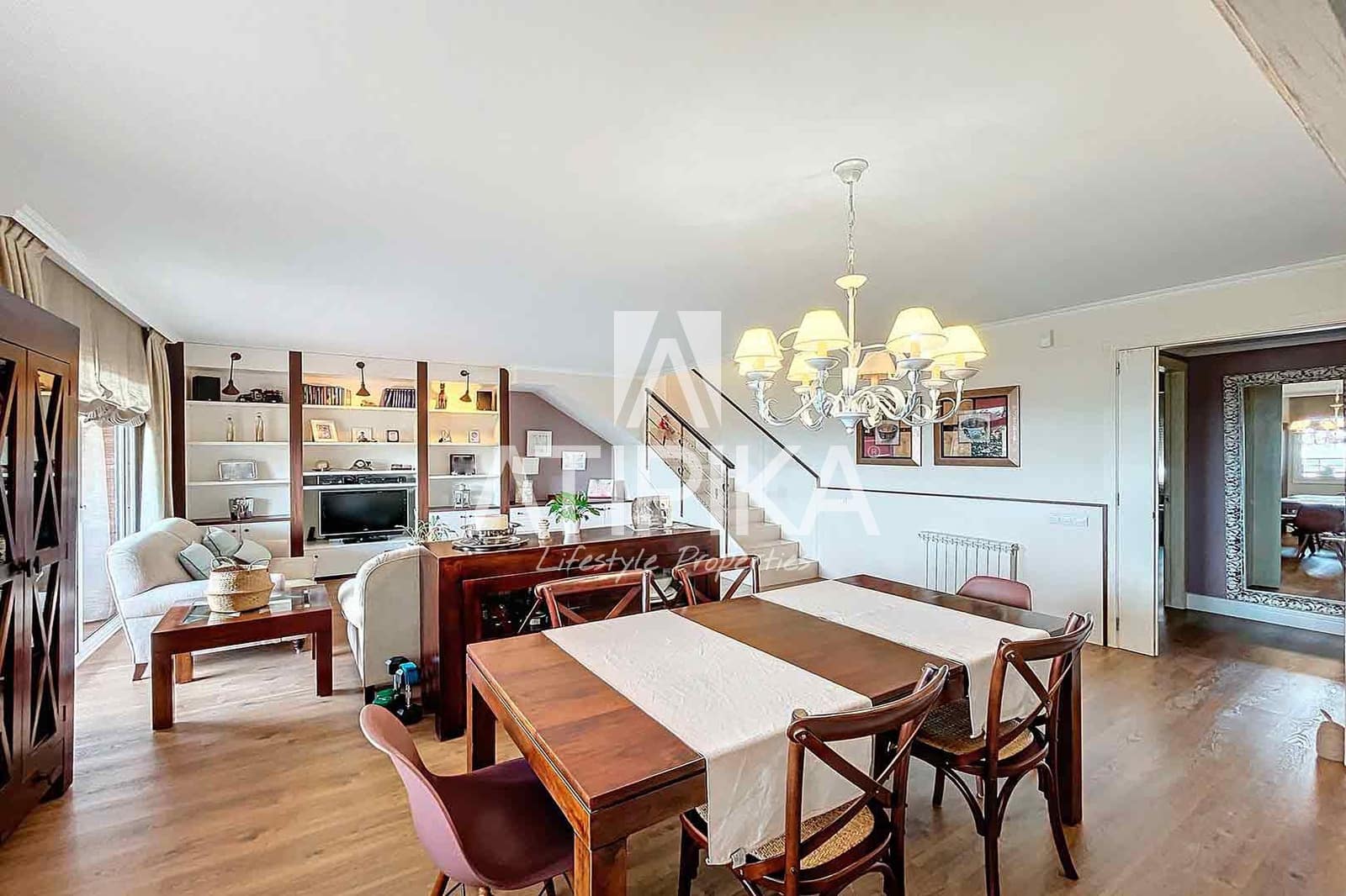 5 bedroom Apartment for sale in Tiana with pool - € 660,000 (Ref: 8478908)