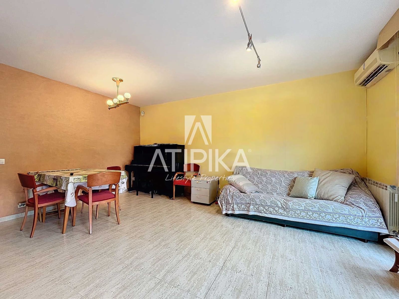 4 sovrum Villa till salu i Sitges - 550 000 € (Ref: 8484351)