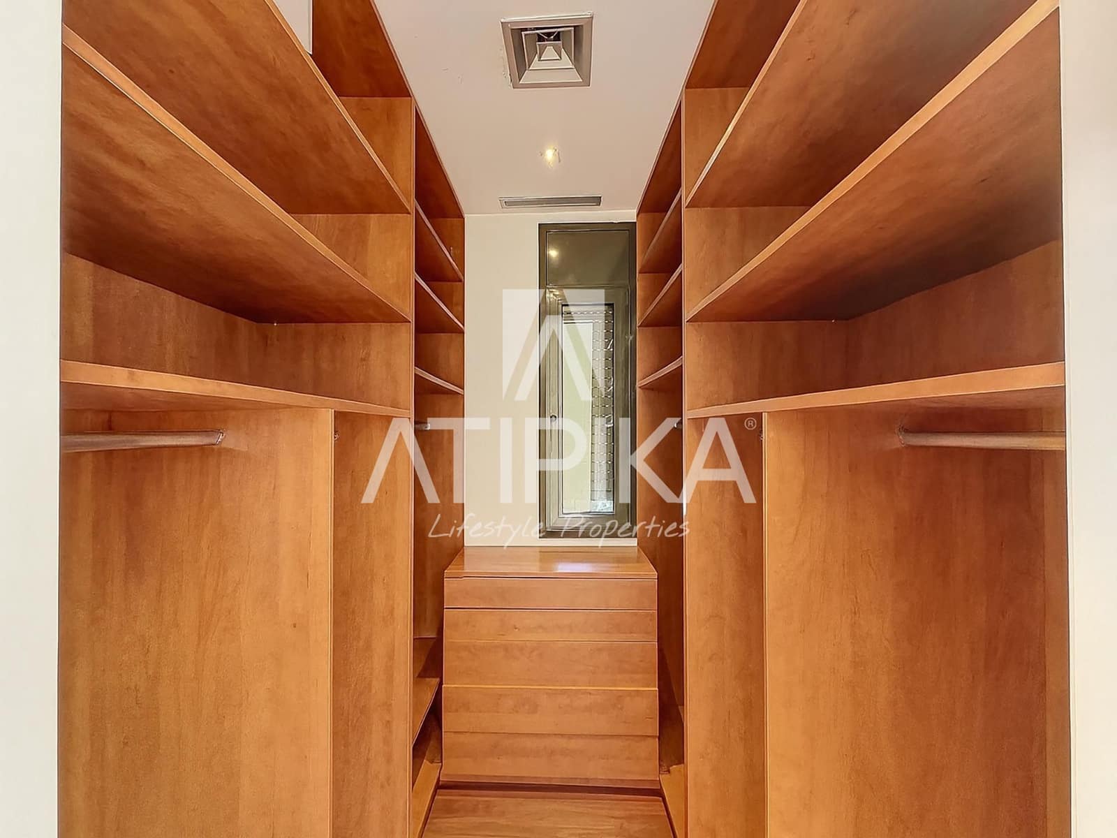 8 bedroom Villa for rent in Castelldefels with pool - € 12,000 (Ref: 8490630)