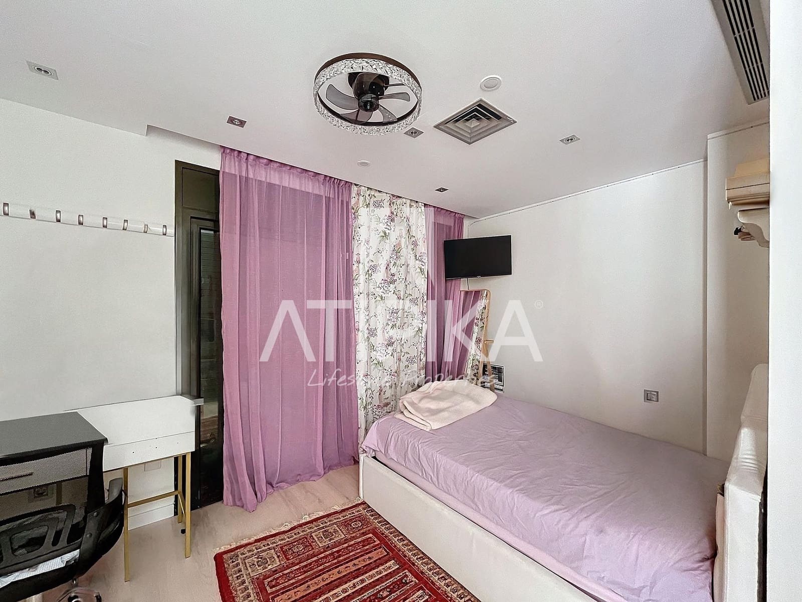 8 bedroom Villa for rent in Castelldefels with pool - € 12,000 (Ref: 8490630)