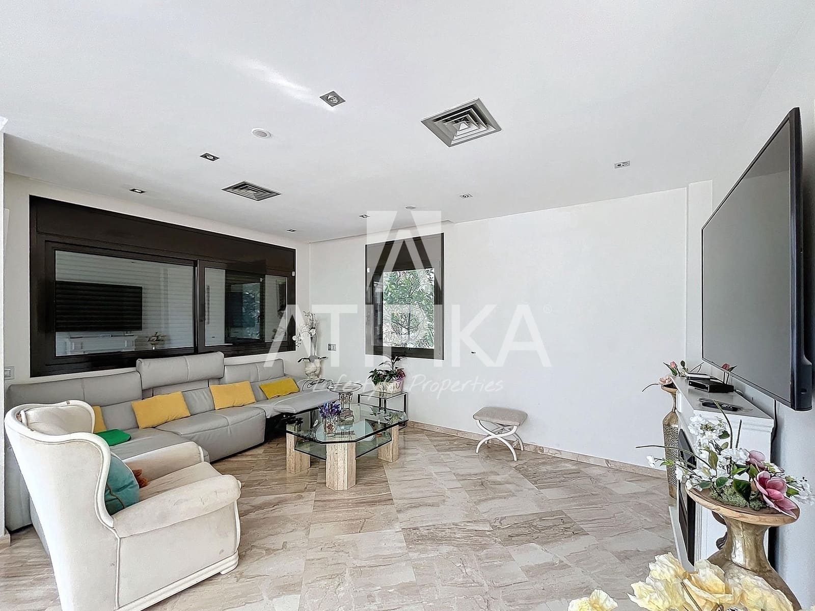 8 bedroom Villa for rent in Castelldefels with pool - € 12,000 (Ref: 8490630)