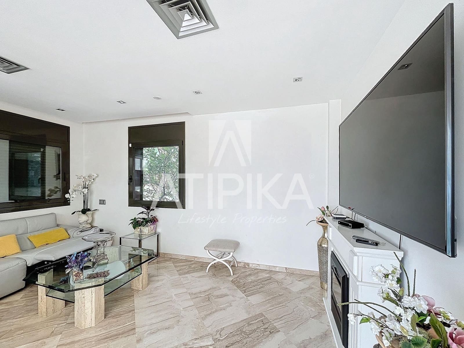 8 bedroom Villa for rent in Castelldefels with pool - € 12,000 (Ref: 8490630)