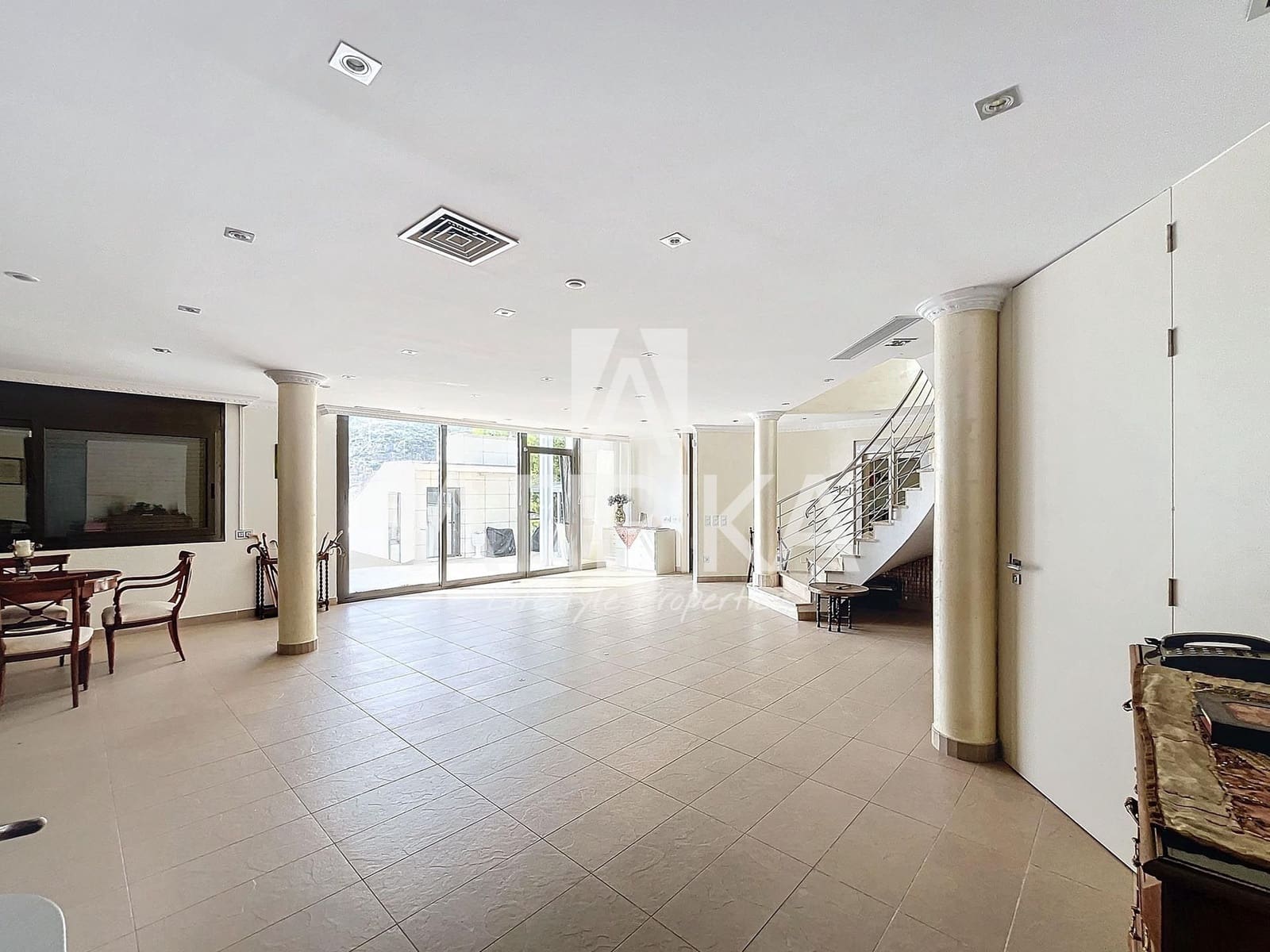 8 bedroom Villa for rent in Castelldefels with pool - € 12,000 (Ref: 8490630)