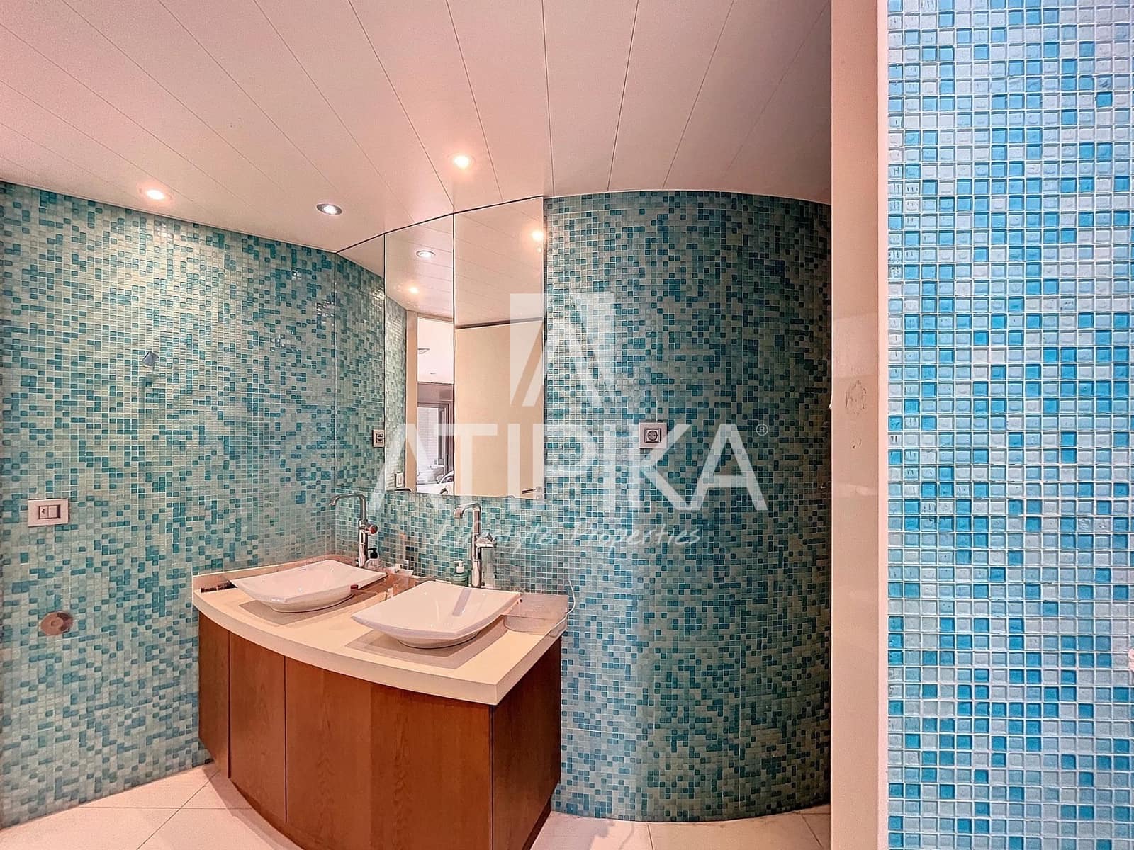 8 bedroom Villa for rent in Castelldefels with pool - € 12,000 (Ref: 8490630)