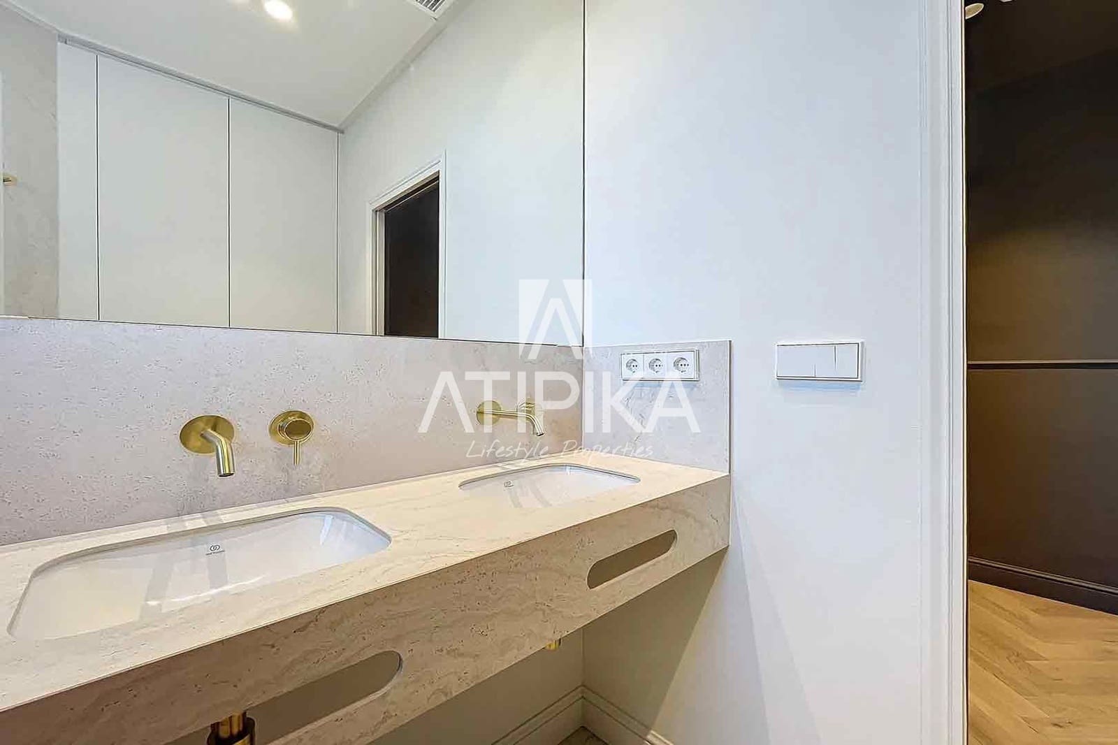 2 bedroom Apartment for sale in Barcelona city - € 775,000 (Ref: 8656007)