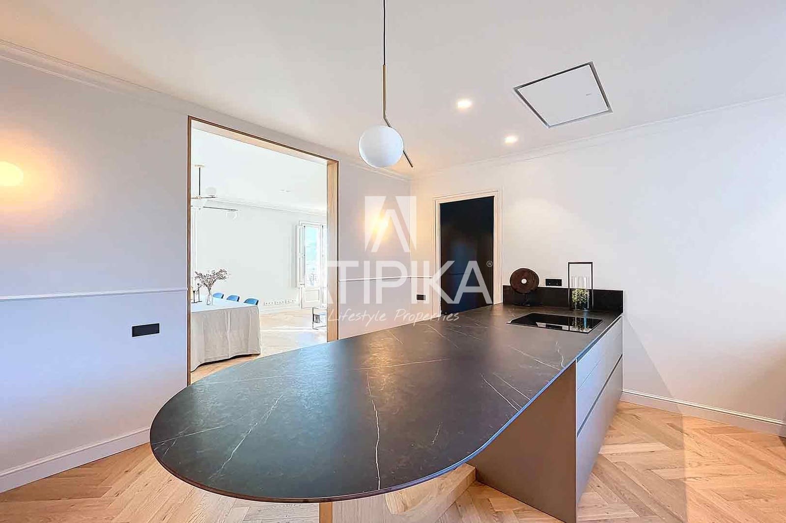 2 bedroom Apartment for sale in Barcelona city - € 775,000 (Ref: 8656007)