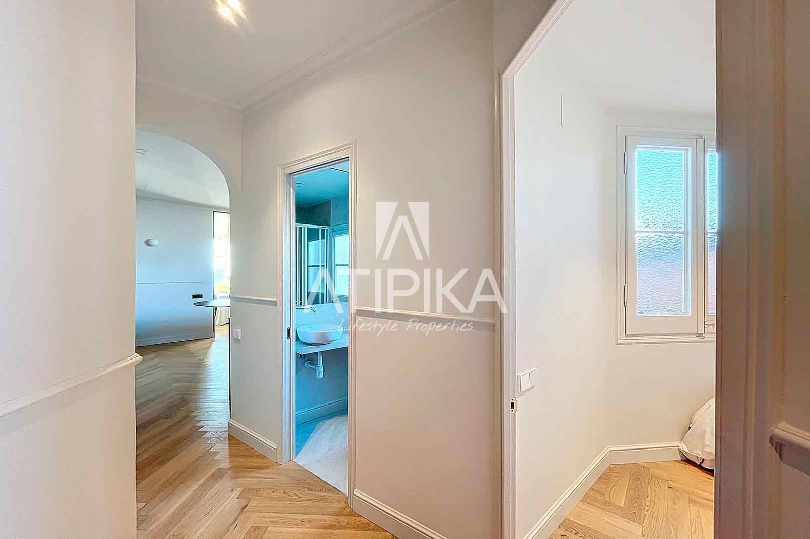 2 bedroom Apartment for sale in Barcelona city - € 775,000 (Ref: 8656007)