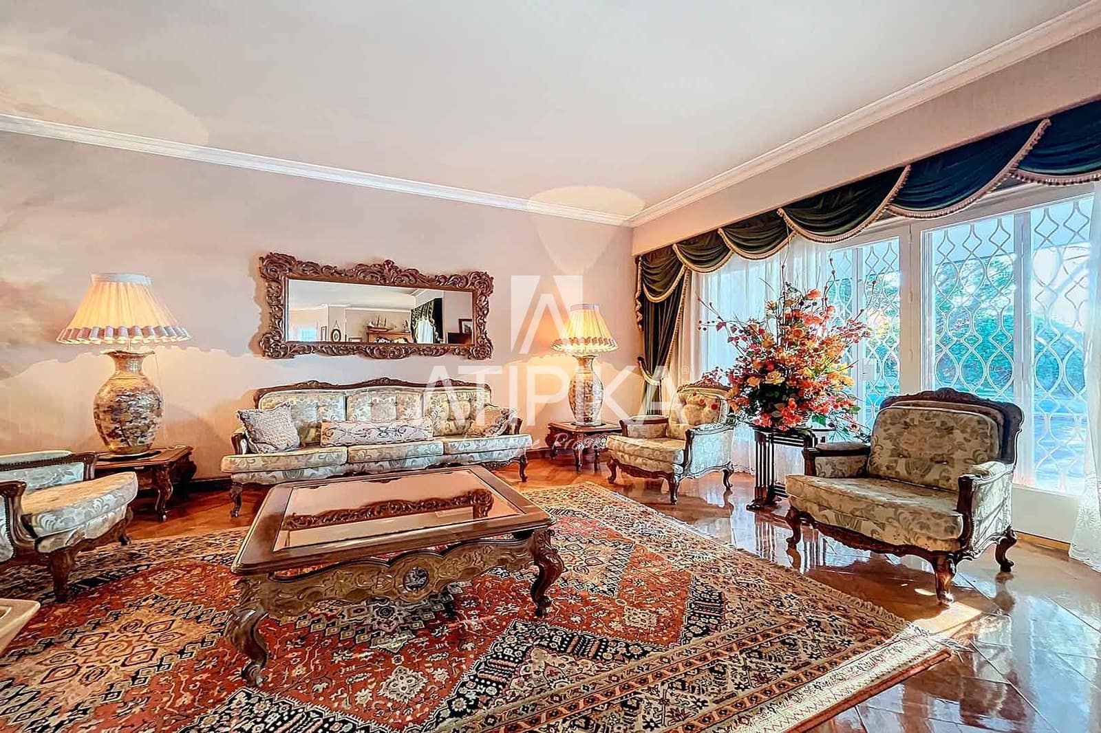 7 makuuhuone Huvila vuokrattavana paikassa Gava mukana uima-altaan - 6 000 € (Ref: 8721691)