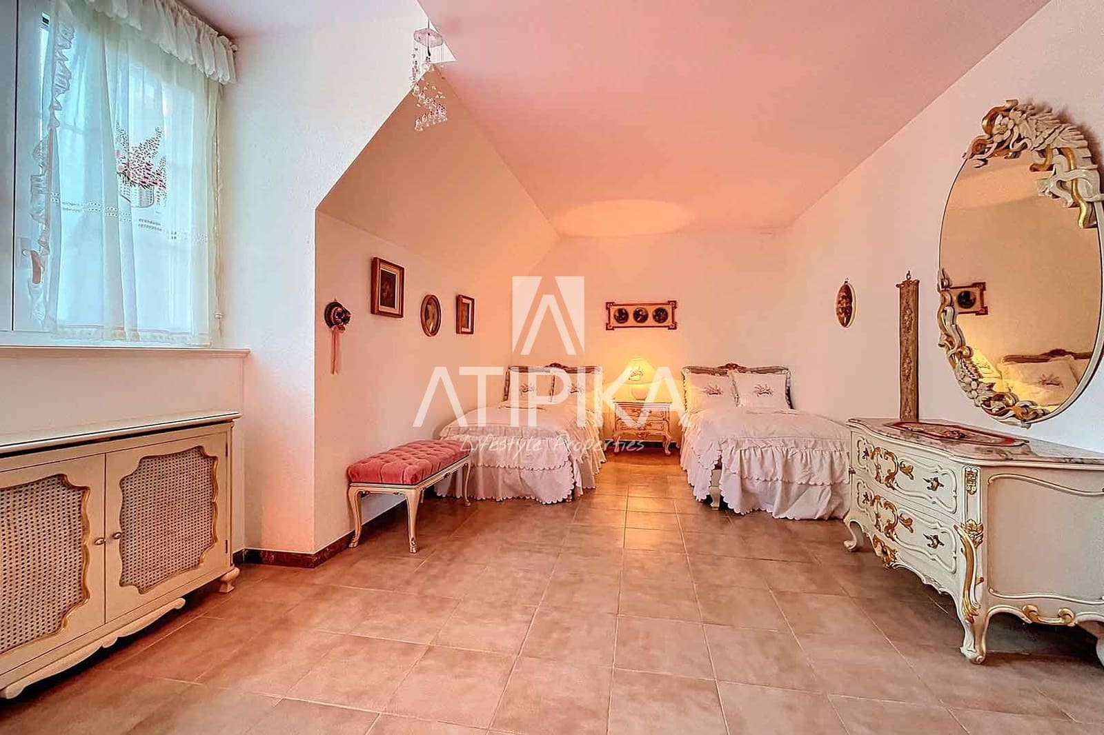 7 makuuhuone Huvila vuokrattavana paikassa Gava mukana uima-altaan - 6 000 € (Ref: 8721691)