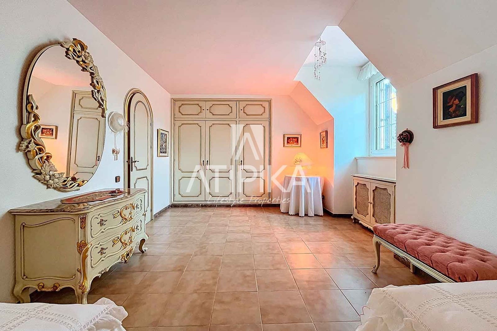 7 makuuhuone Huvila vuokrattavana paikassa Gava mukana uima-altaan - 6 000 € (Ref: 8721691)