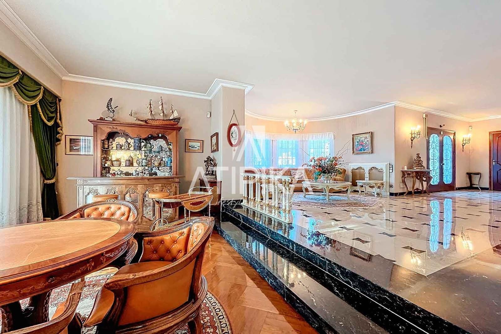 7 makuuhuone Huvila vuokrattavana paikassa Gava mukana uima-altaan - 6 000 € (Ref: 8721691)