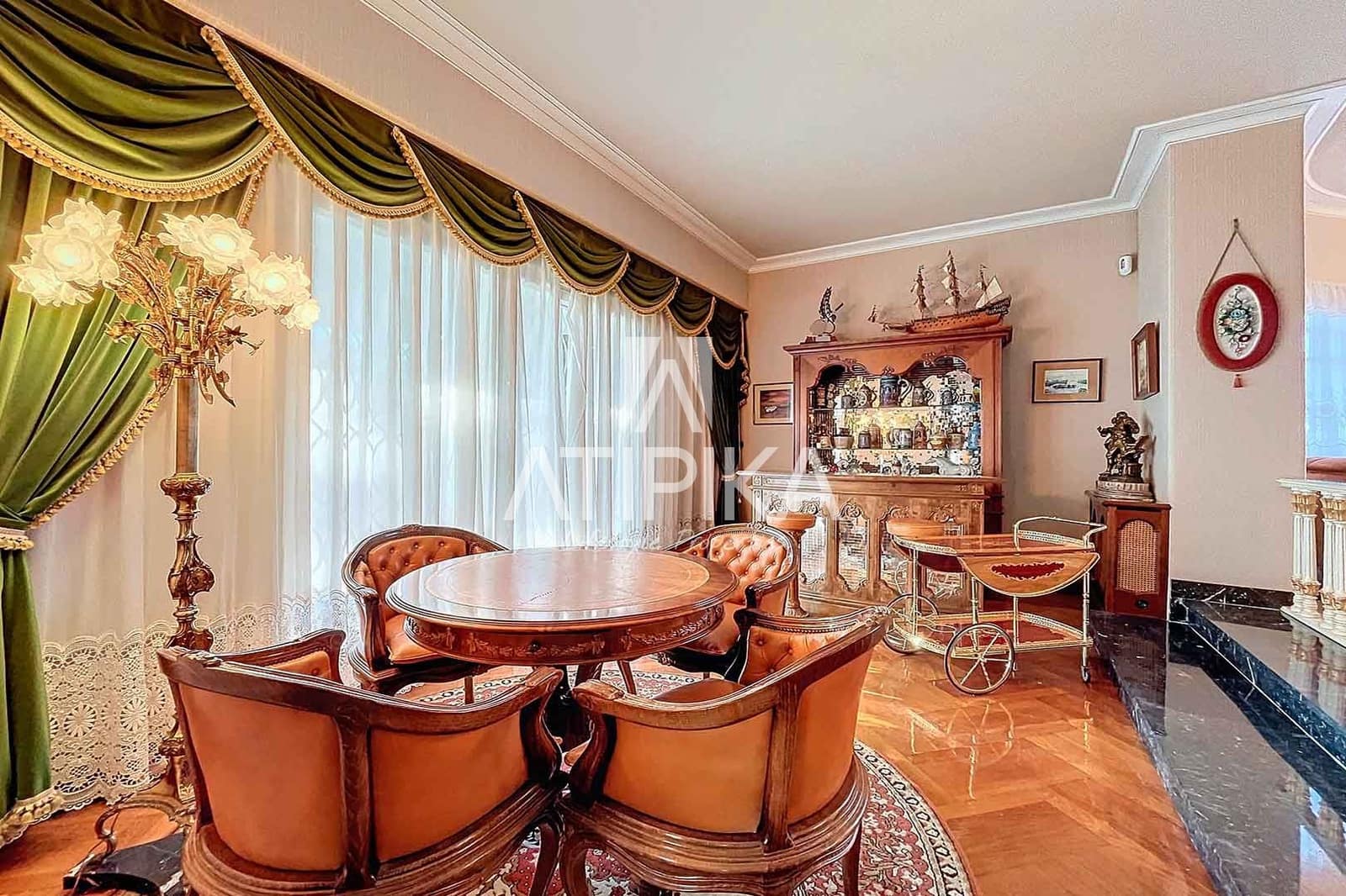 7 makuuhuone Huvila vuokrattavana paikassa Gava mukana uima-altaan - 6 000 € (Ref: 8721691)