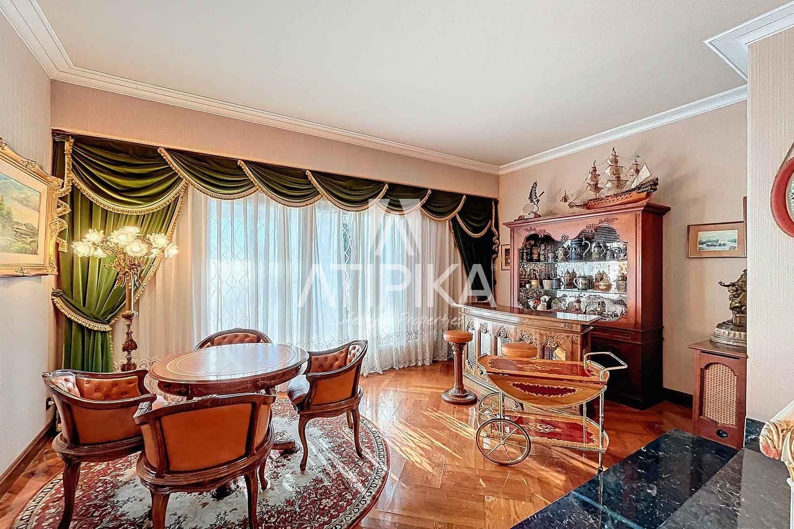 7 makuuhuone Huvila vuokrattavana paikassa Gava mukana uima-altaan - 6 000 € (Ref: 8721691)