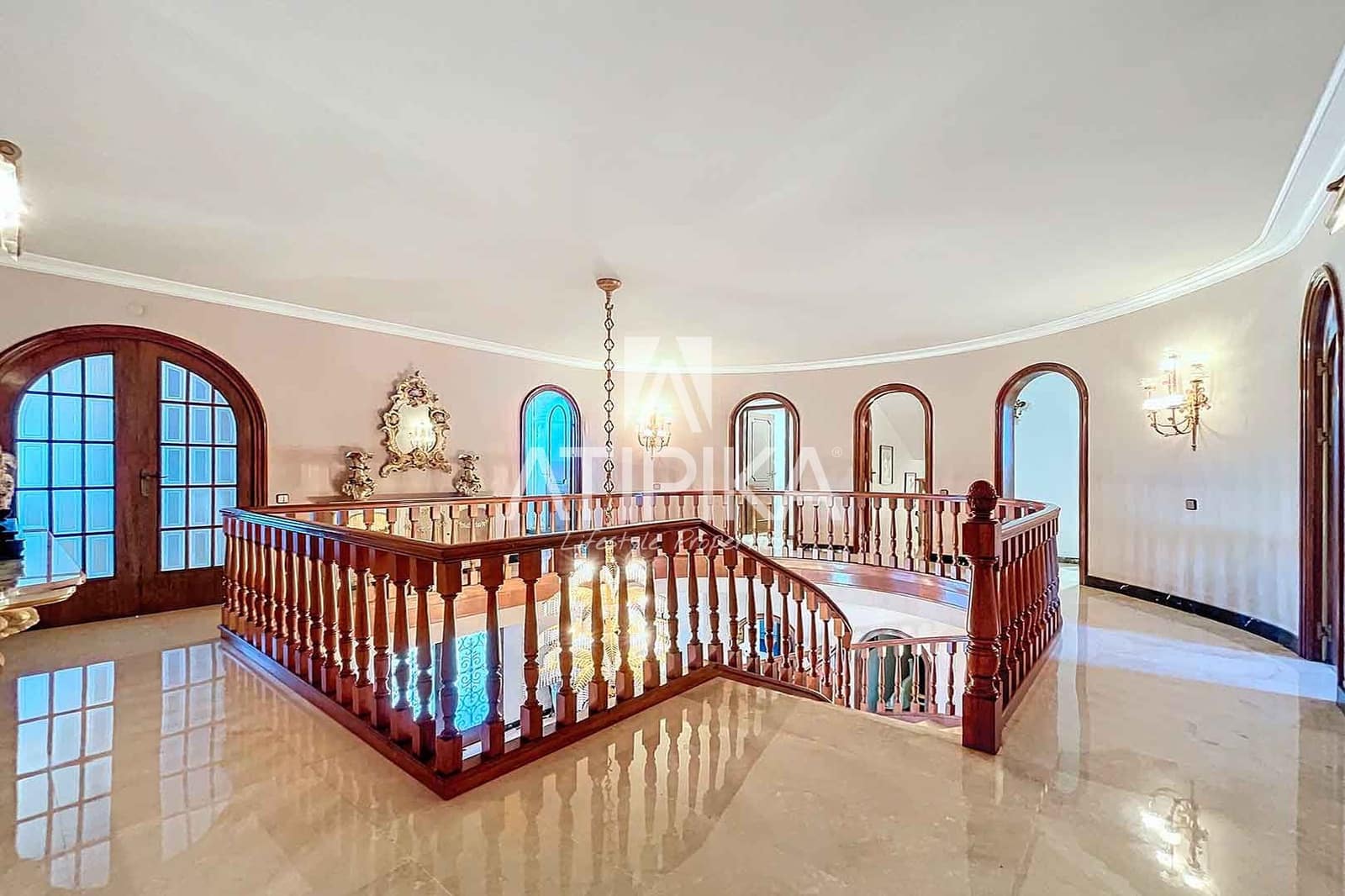 7 makuuhuone Huvila vuokrattavana paikassa Gava mukana uima-altaan - 6 000 € (Ref: 8721691)