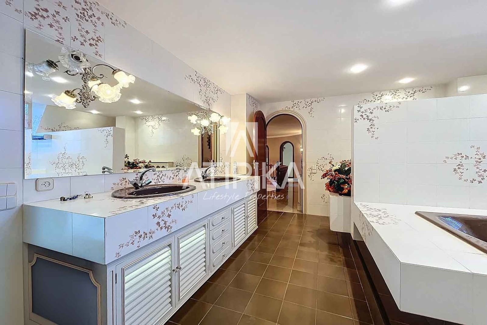 7 makuuhuone Huvila vuokrattavana paikassa Gava mukana uima-altaan - 6 000 € (Ref: 8721691)