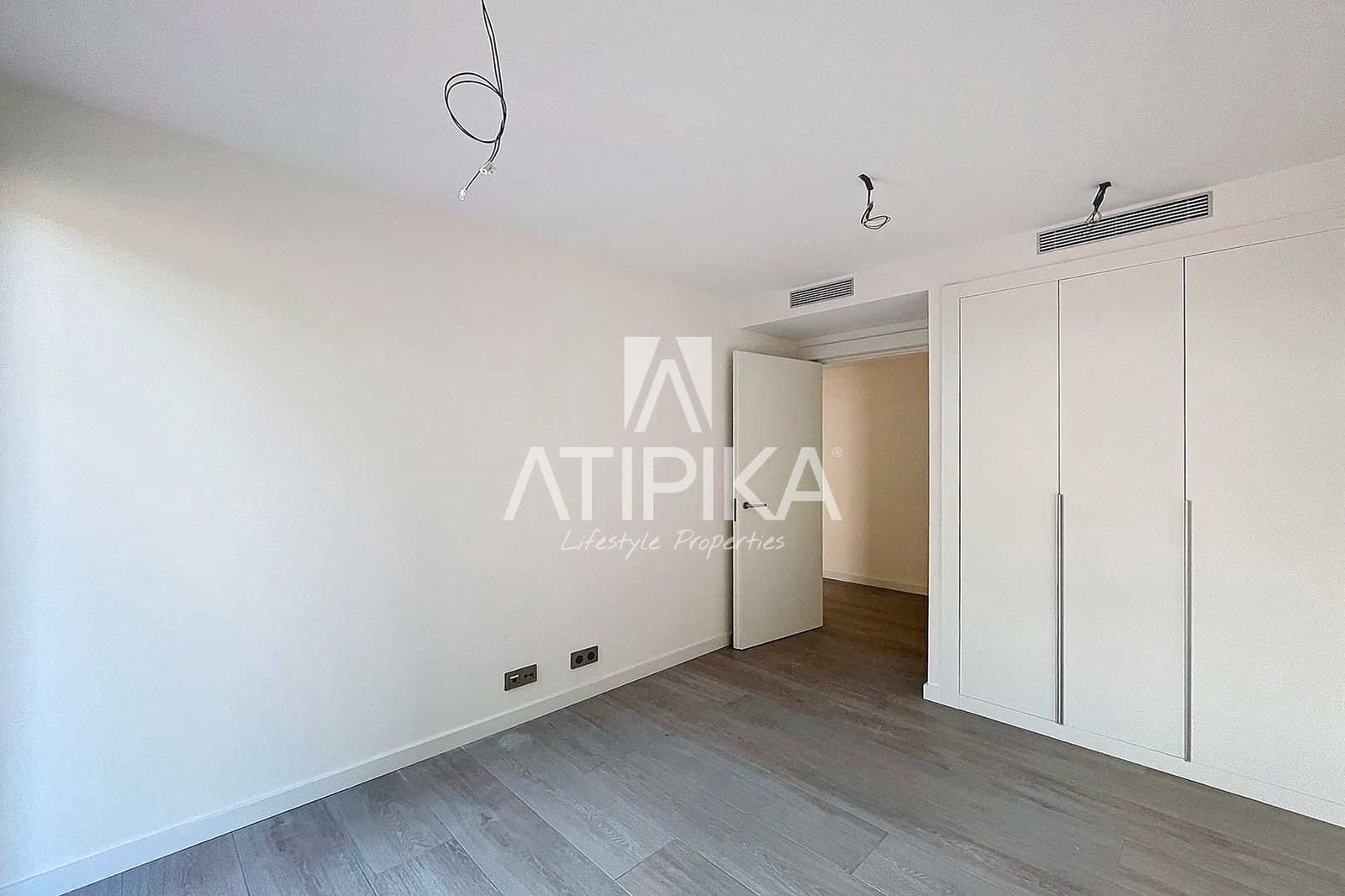 4 soverom Penthouse til salgs i Esplugues de Llobregat med svømmebasseng - € 2 211 000 (Ref: 8755116)