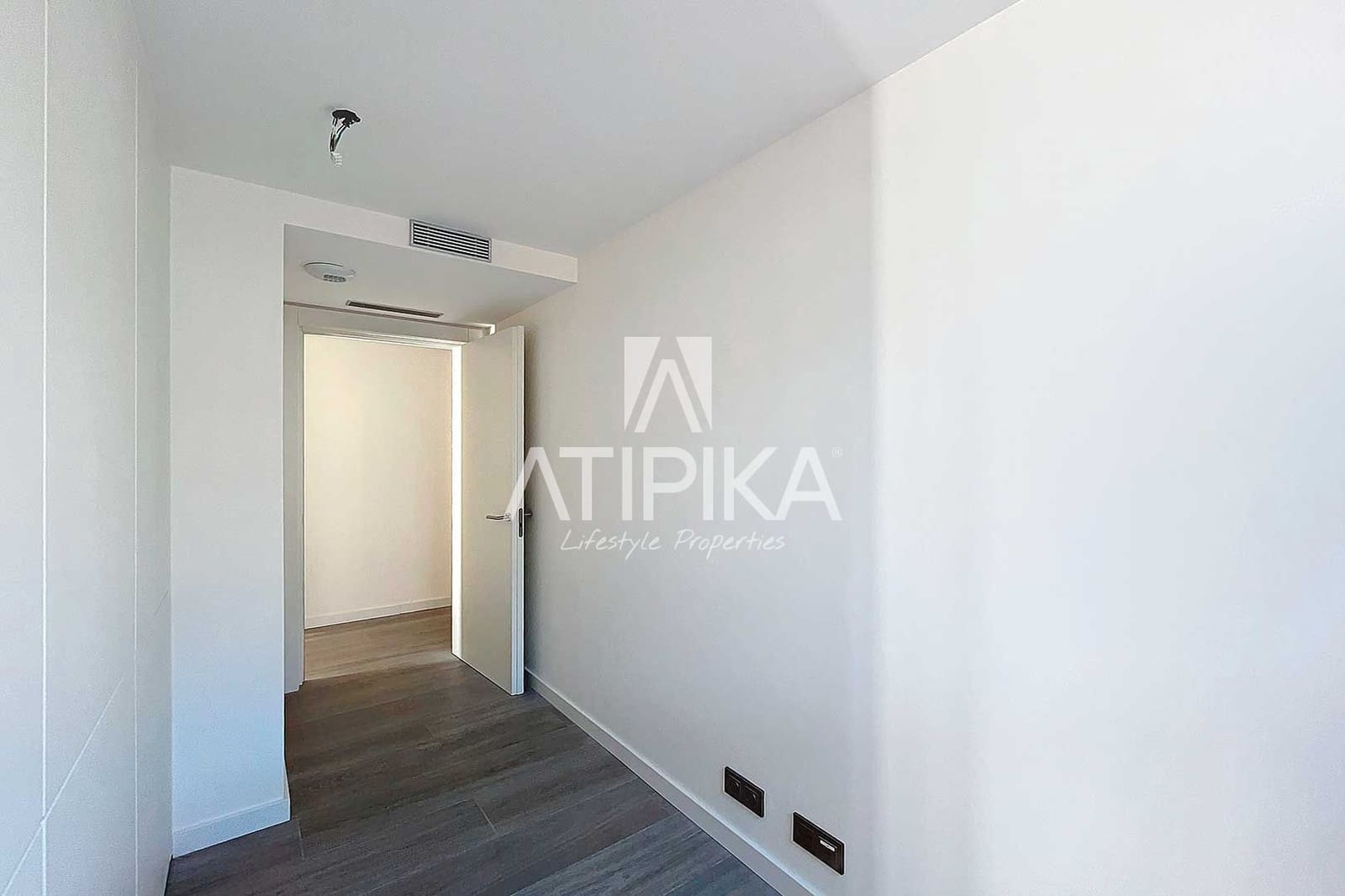 4 soverom Penthouse til salgs i Esplugues de Llobregat med svømmebasseng - € 2 211 000 (Ref: 8755116)