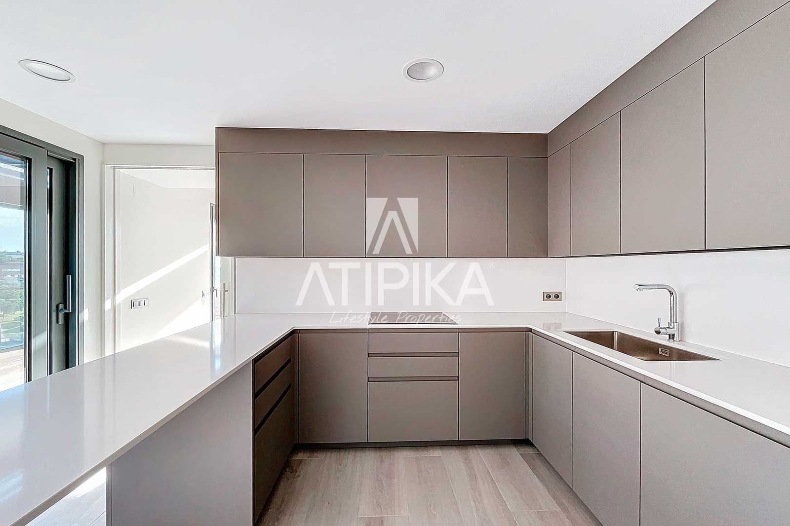 4 soverom Penthouse til salgs i Esplugues de Llobregat med svømmebasseng - € 2 211 000 (Ref: 8755116)