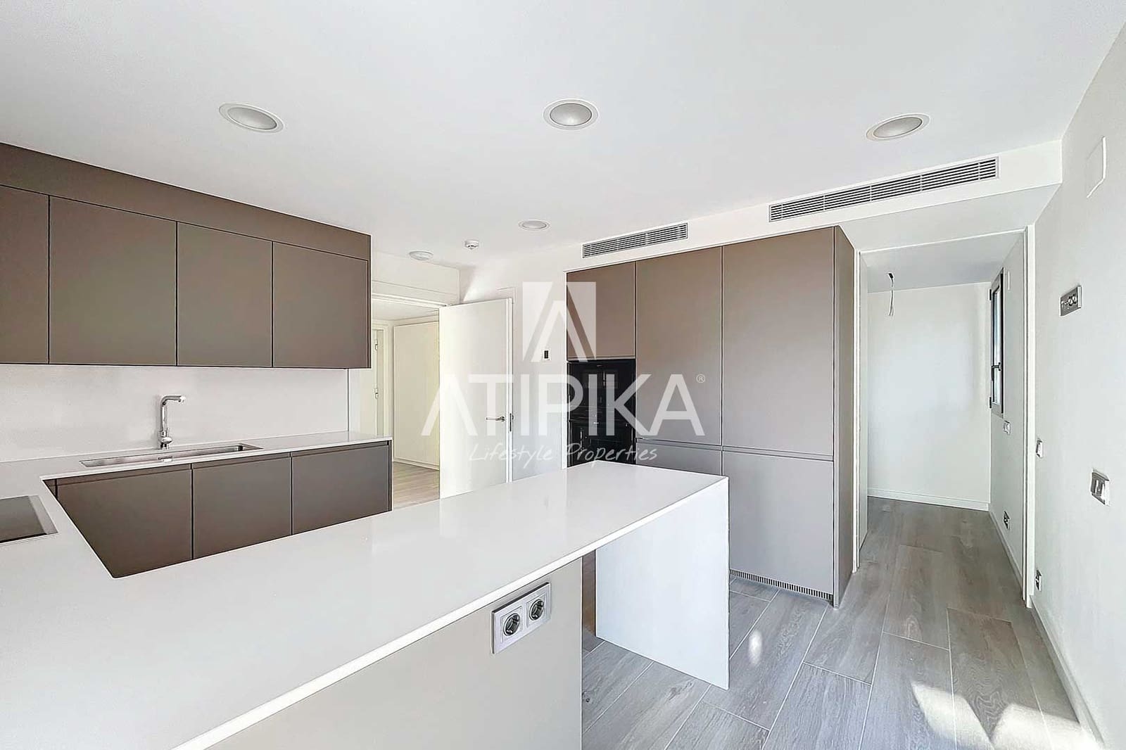 4 soverom Penthouse til salgs i Esplugues de Llobregat med svømmebasseng - € 2 211 000 (Ref: 8755116)