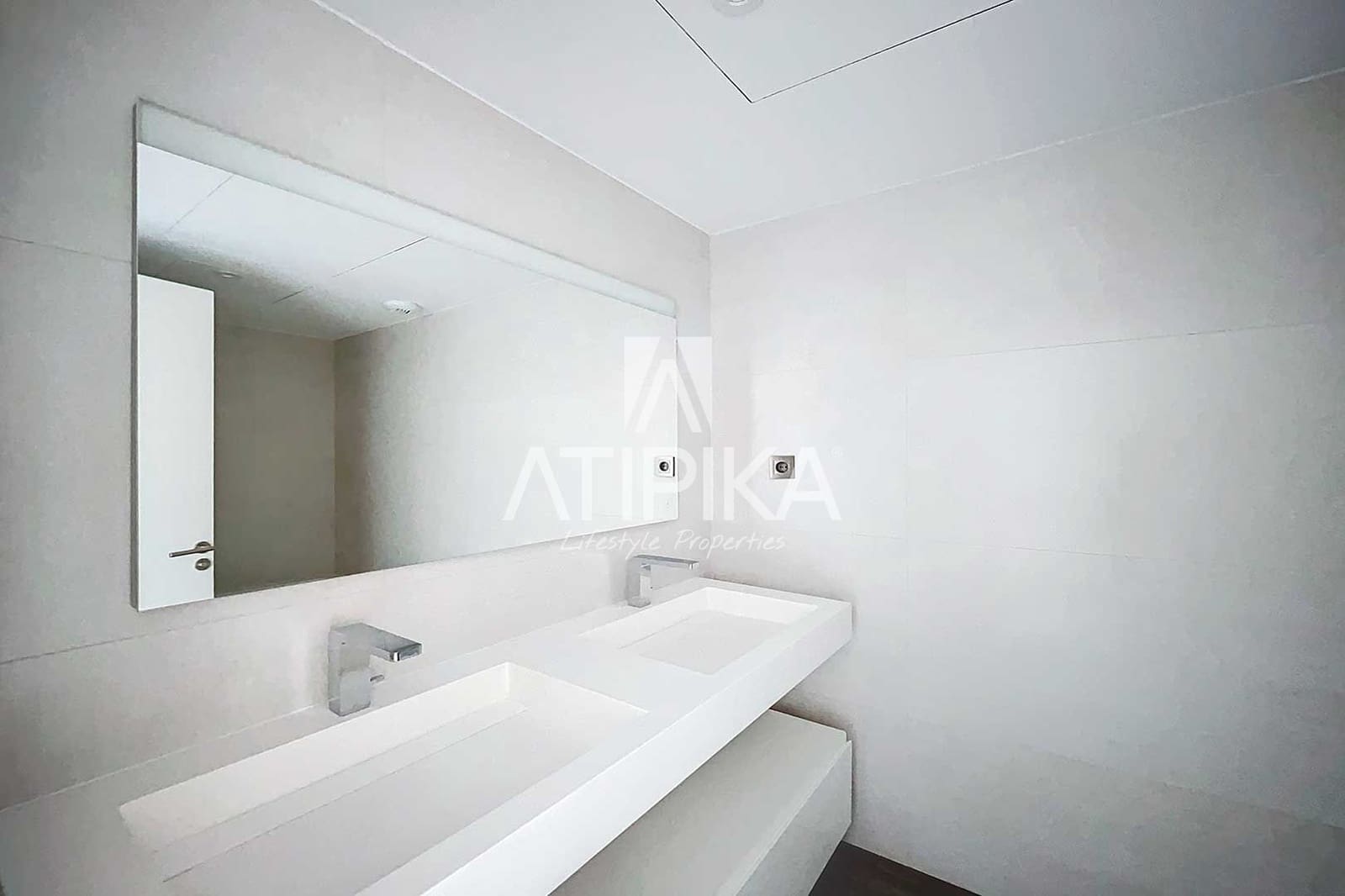 4 soverom Penthouse til salgs i Esplugues de Llobregat med svømmebasseng - € 2 211 000 (Ref: 8755116)