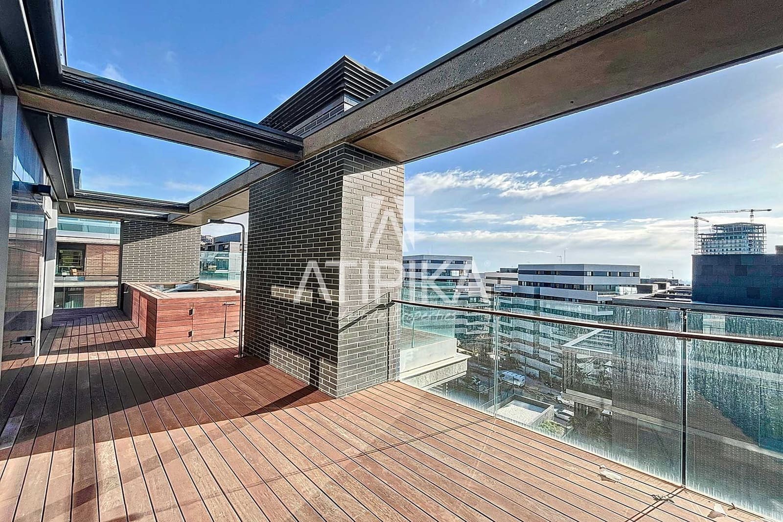 4 soverom Penthouse til salgs i Esplugues de Llobregat med svømmebasseng - € 2 211 000 (Ref: 8755116)