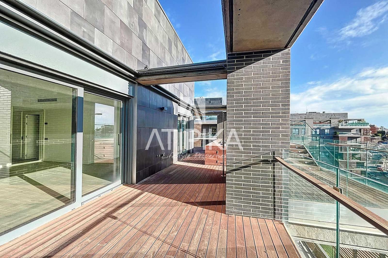 4 soverom Penthouse til salgs i Esplugues de Llobregat med svømmebasseng - € 2 211 000 (Ref: 8755116)