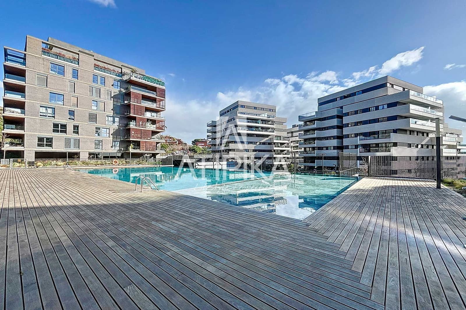 4 soverom Penthouse til salgs i Esplugues de Llobregat med svømmebasseng - € 2 211 000 (Ref: 8755116)