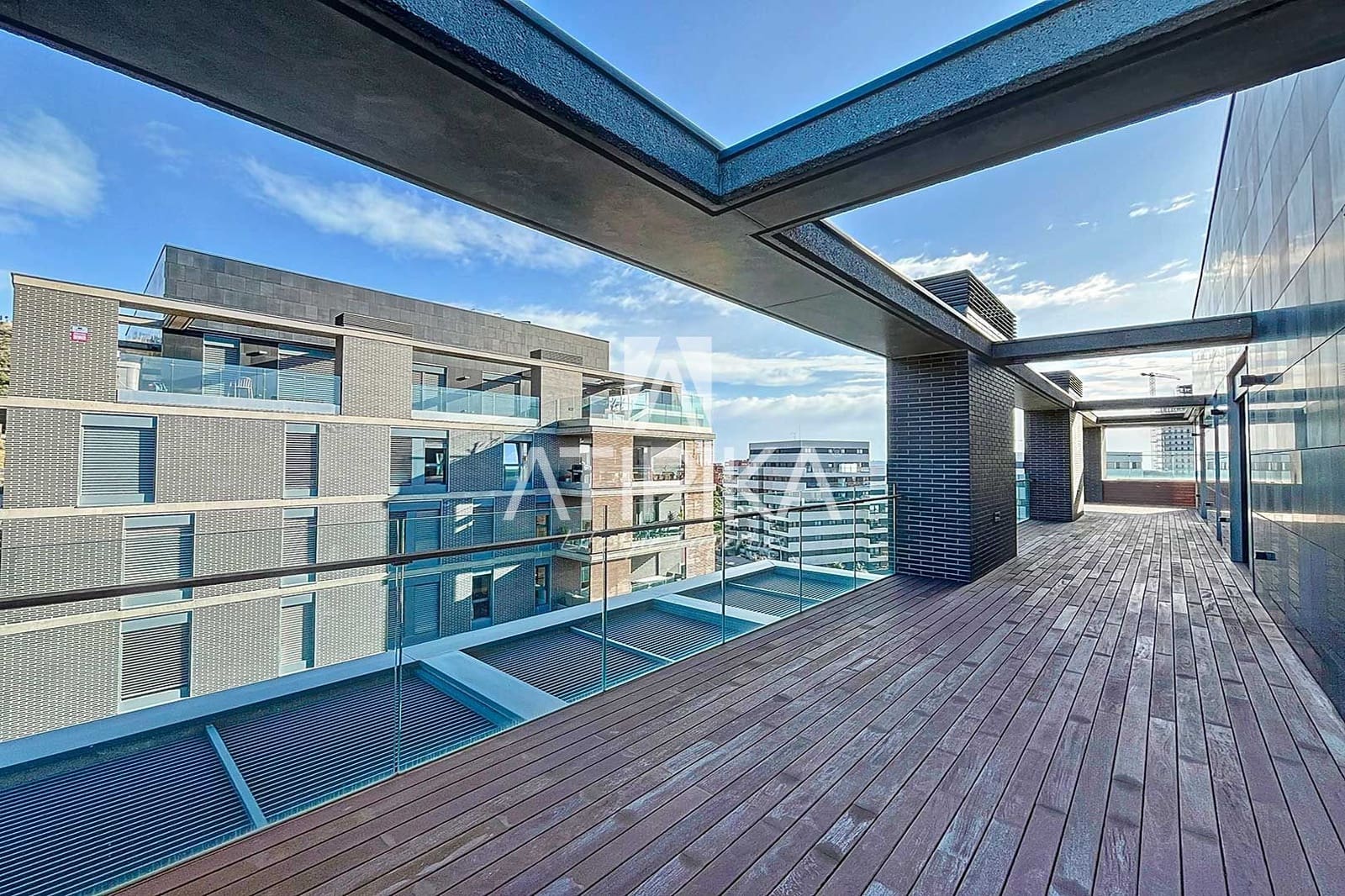 4 soverom Penthouse til salgs i Esplugues de Llobregat med svømmebasseng - € 2 211 000 (Ref: 8755116)