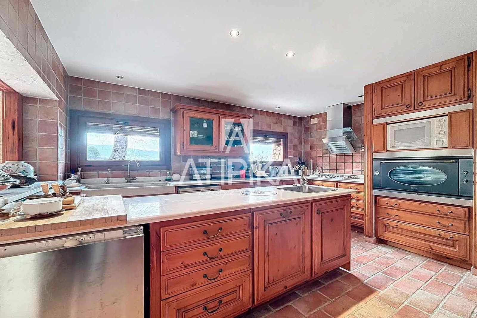 7 soveværelse Finca/Landehus til salg i Gelida med swimmingpool - € 1.700.000 (Ref: 8766405)