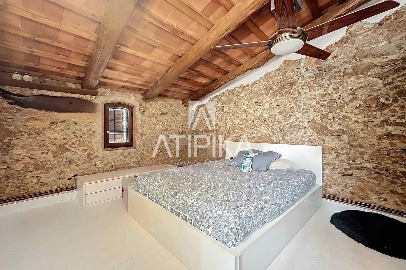 7 soveværelse Finca/Landehus til salg i Gelida med swimmingpool - € 1.700.000 (Ref: 8766405)