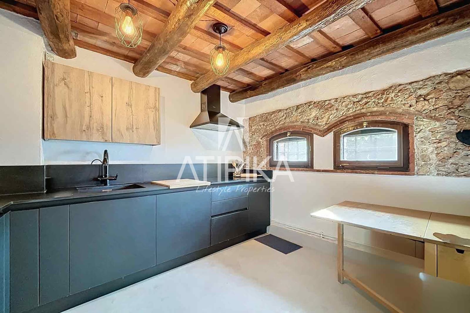 7 soveværelse Finca/Landehus til salg i Gelida med swimmingpool - € 1.700.000 (Ref: 8766405)