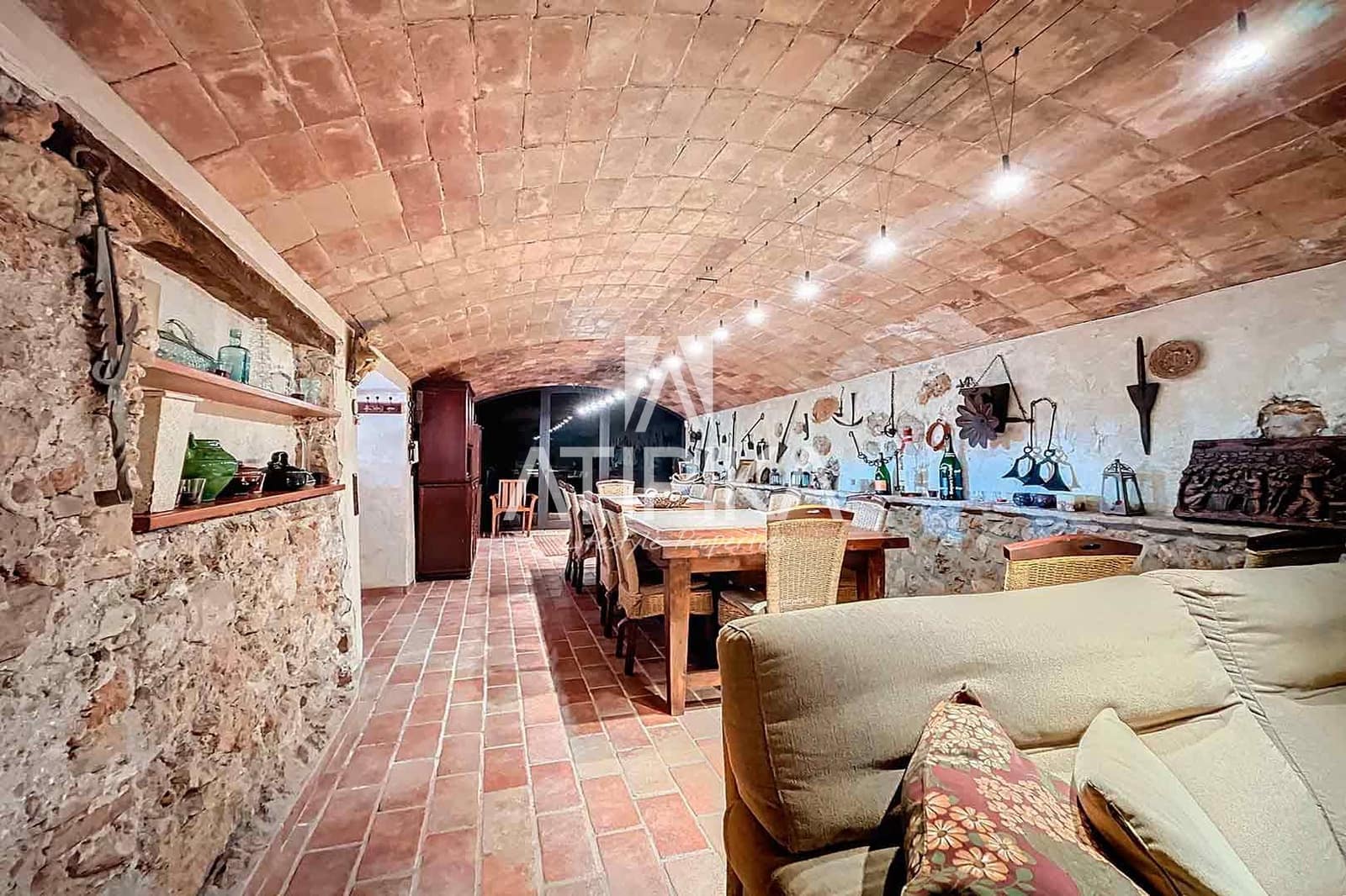 7 soveværelse Finca/Landehus til salg i Gelida med swimmingpool - € 1.700.000 (Ref: 8766405)