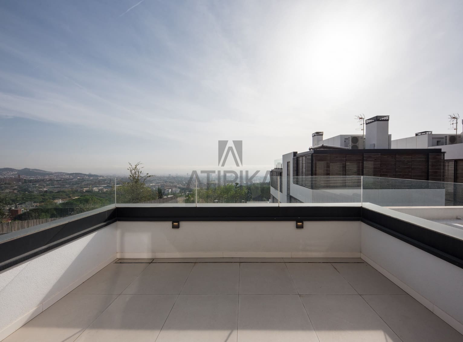 6 soveværelse Villa til leje i Barcelona by med swimmingpool - € 15.000 (Ref: 8847079)