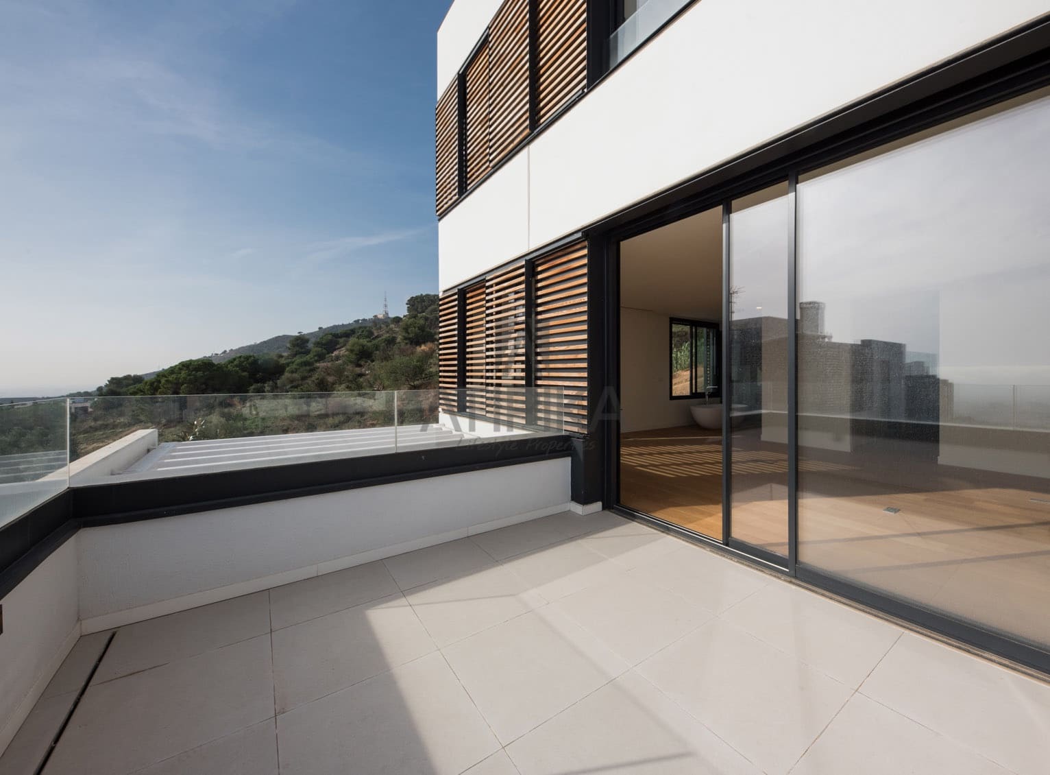 6 soveværelse Villa til leje i Barcelona by med swimmingpool - € 15.000 (Ref: 8847079)