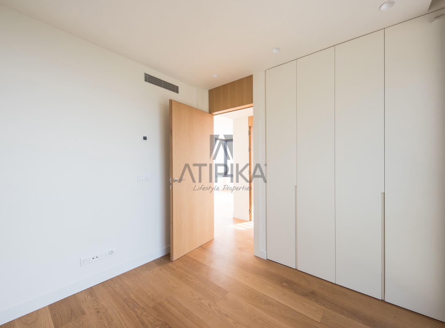 6 soveværelse Villa til leje i Barcelona by med swimmingpool - € 15.000 (Ref: 8847079)