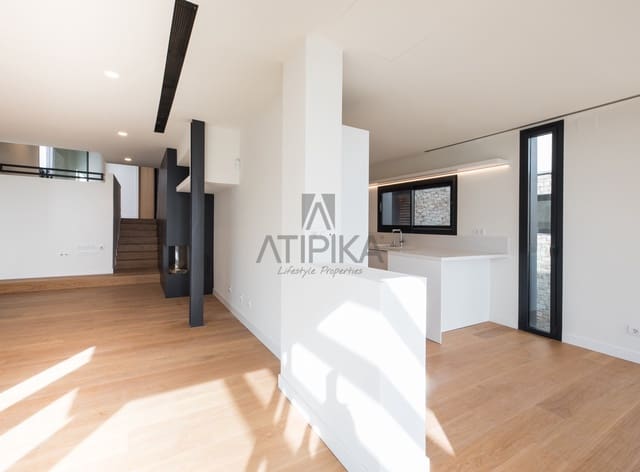 6 bedroom Villa for rent in Barcelona city with pool - € 15,000 (Ref: 8847079)